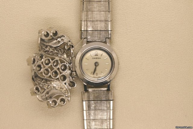 Omega 11280817