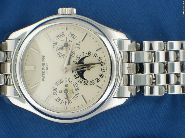 Patek Philippe 5136 G. PATEK PHILIPPE