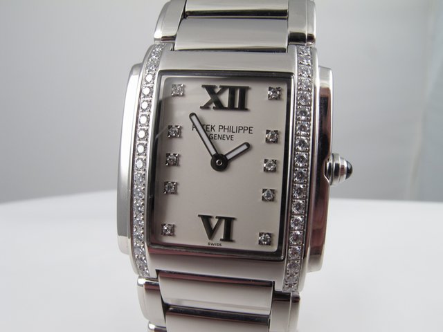 Patek Philippe 4910/10A-001
