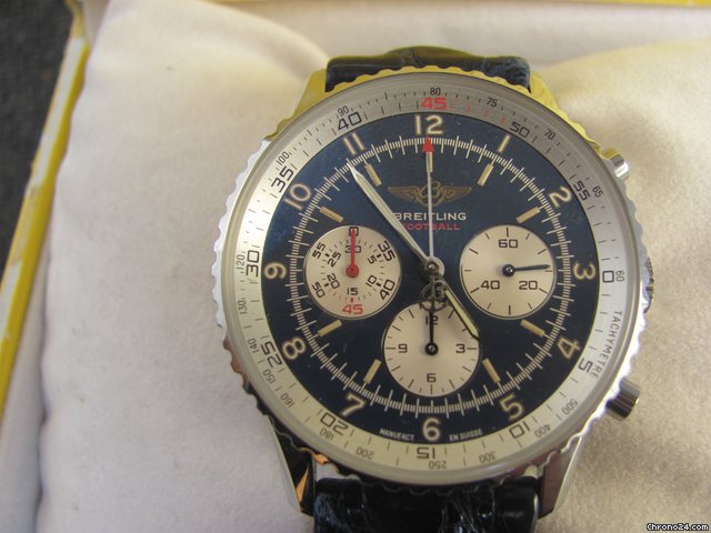 Breitling A30022
