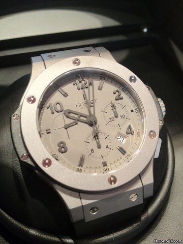 Hublot 301.AI.460.RX